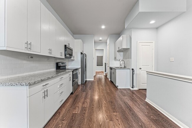 Building Photo - 18841 Elegance Ave