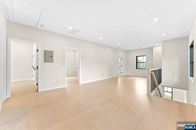 Building Photo - 165 Jefferson Ave