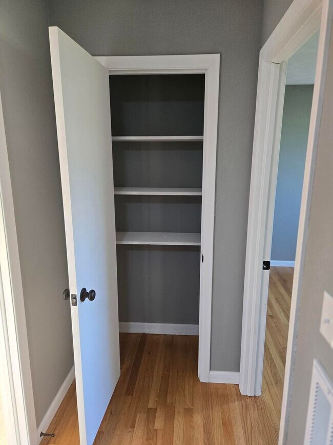 Building Photo - Charming 3-Bedroom Brick Home in Town – Newly Remodeled!