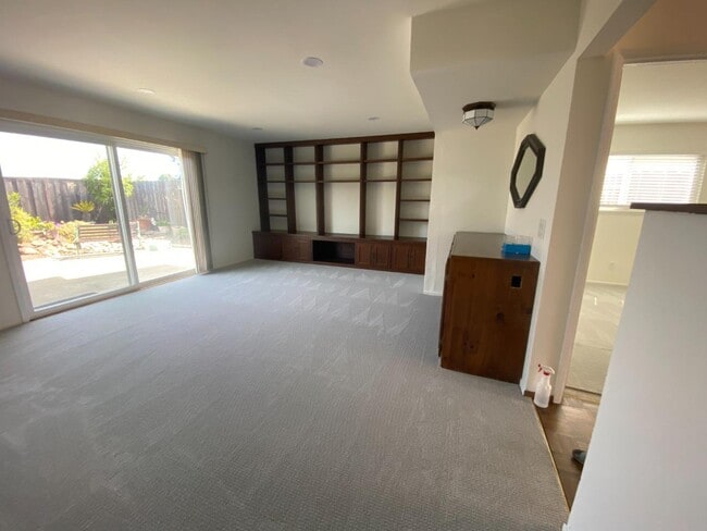 Building Photo - 239 Killdeer Ct