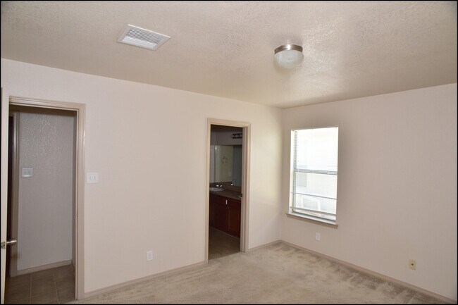 Building Photo - 14218 Rattler Point Dr