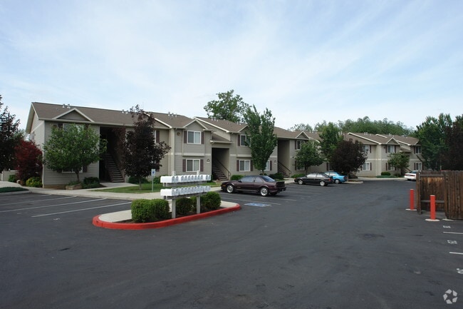 Building Photo - Streamside Apartments