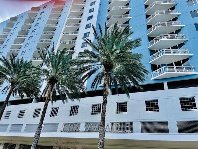 Building Photo - 1551 N Flagler Dr