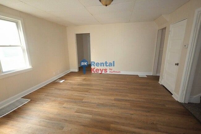 Building Photo - 1305 N Garvin St