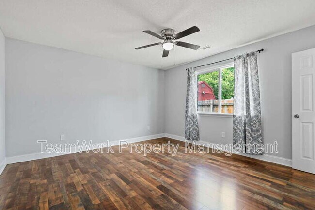Building Photo - 313 Clearwater Dr