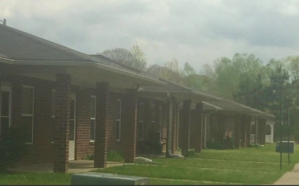 Primary Photo - Cross Creek Apartments