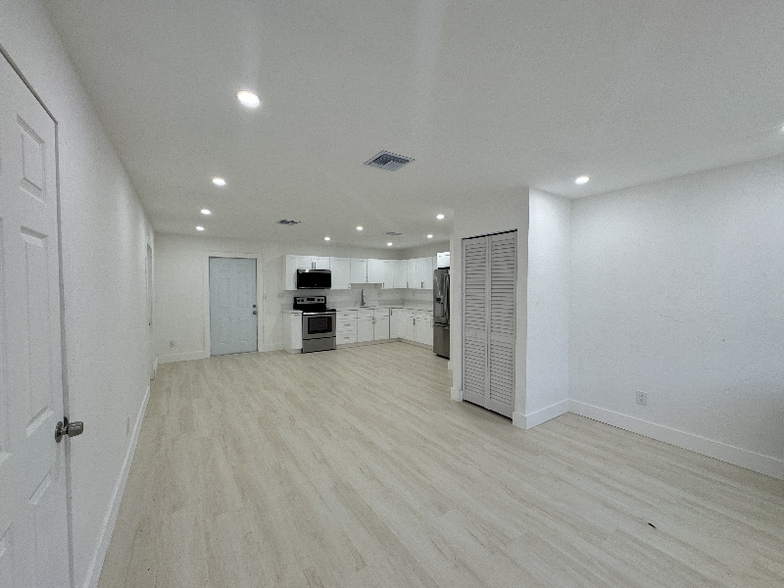 Building Photo - 19323 SW 116th Ave