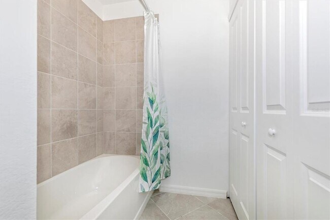 Building Photo - 12280 Wellen Golf St