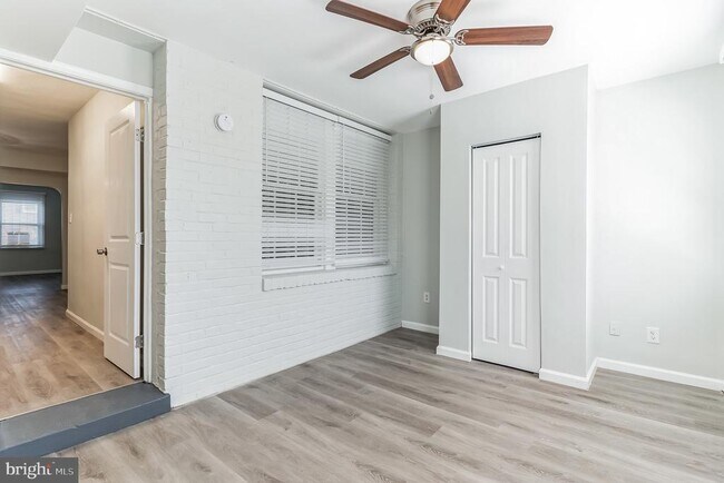 Building Photo - 1223 Simms Pl NE