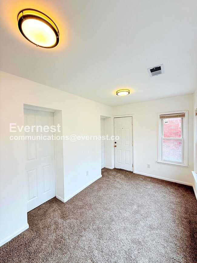 Building Photo - 17187 Rowe St