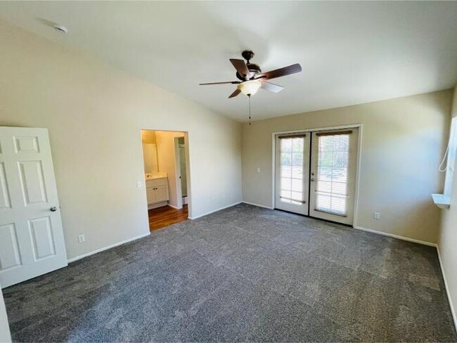 Building Photo - 27970 Sunlight Ct