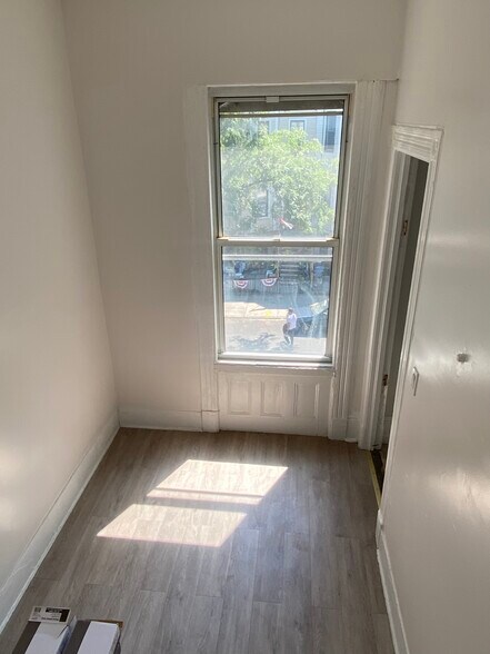 Building Photo - 145 Cornelia St
