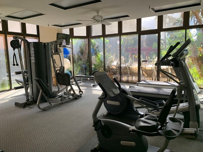 Building Photo - Honolulu (Salt Lake) - Plaza Landmark - 1 bedrooms with washer/dryer and 1 parking