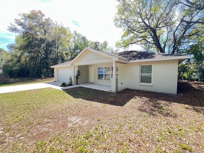 Building Photo - Available NOW! Immaculate 3 Bedroom, 2 Bat...