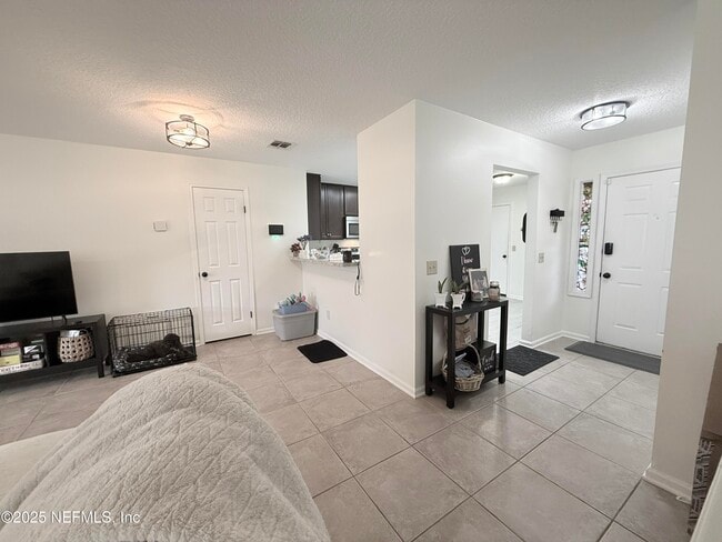 Building Photo - 7634 Rain Forest Dr W