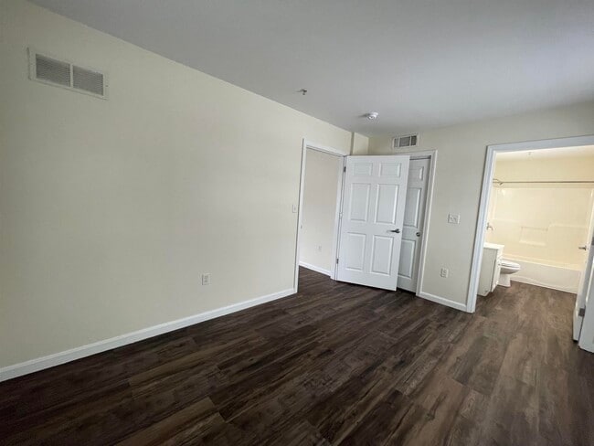 Building Photo - 20 Sentinel Court