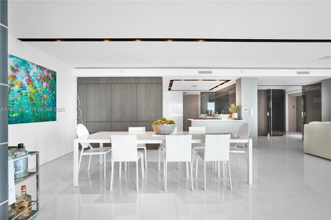 Building Photo - 3535 S Ocean Dr