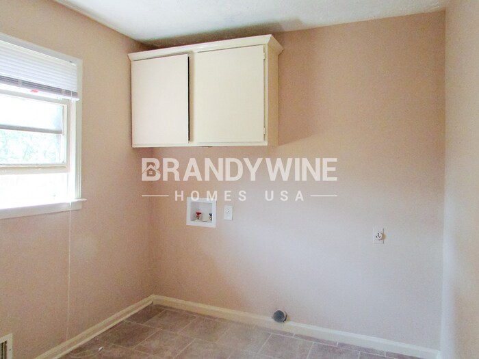 Building Photo - 4060 W Stubbs Rd