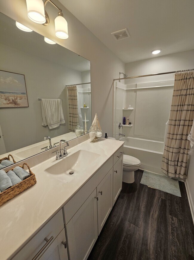 Building Photo - 205 Brochaill Ct