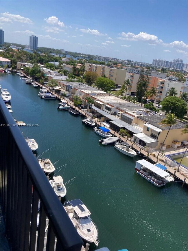 Building Photo - 3703 NE 166th St