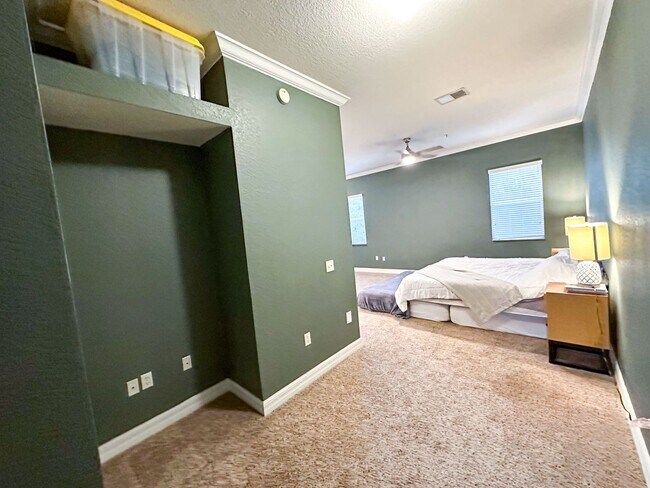 Building Photo - 3 Bed/ 2.5 Bath Pet Friendly Home!
