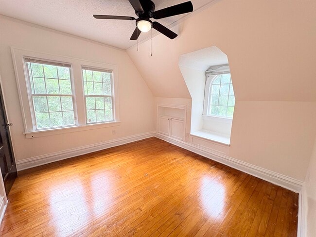 Building Photo - 212 Barbourville Dr