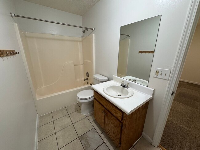 Building Photo - 2692 Callier Springs Rd SE