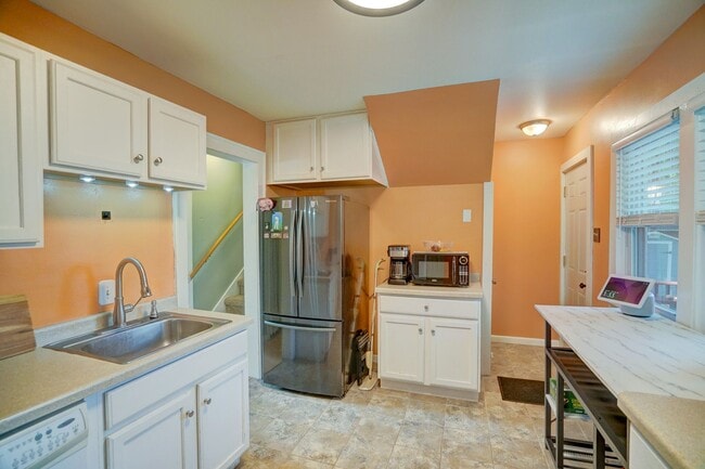 Building Photo - 1606 Steensland Dr