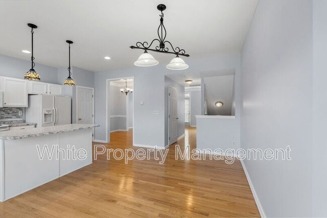 Building Photo - 13810 Hill St