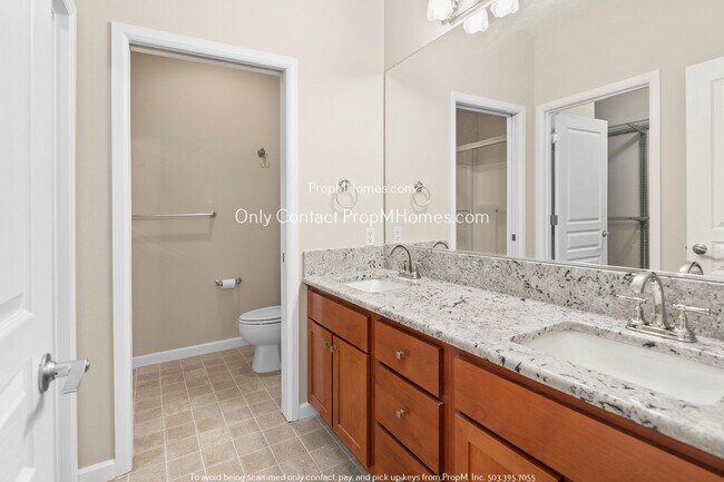 Building Photo - Elegant Condo with Dual Balconies and Spac...