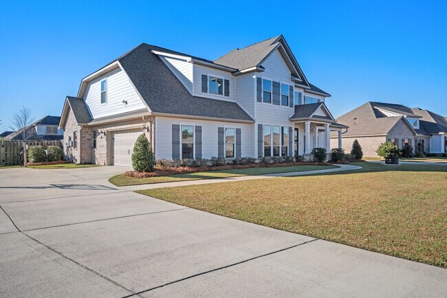 Building Photo - 5/3.5 TRULAND BUILT BEAUTY!