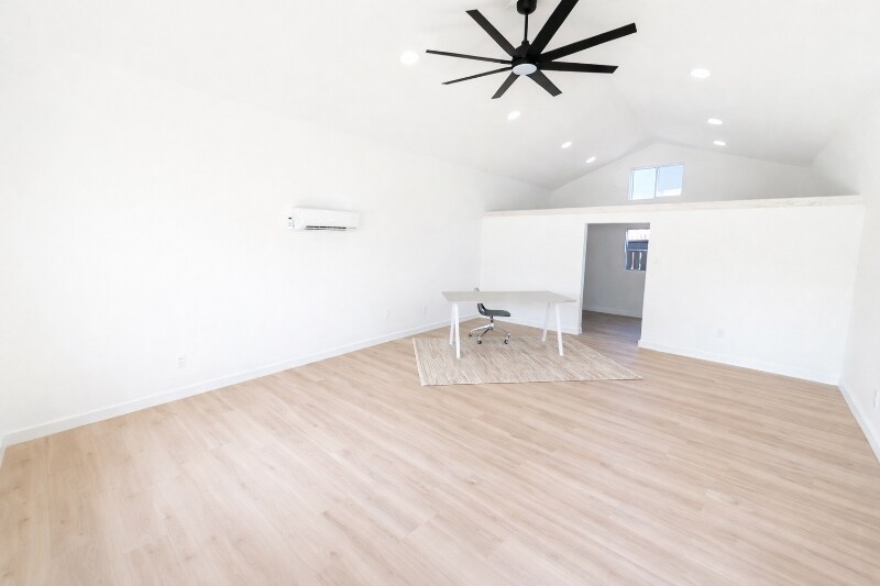 Building Photo - 1009 Noble Ave