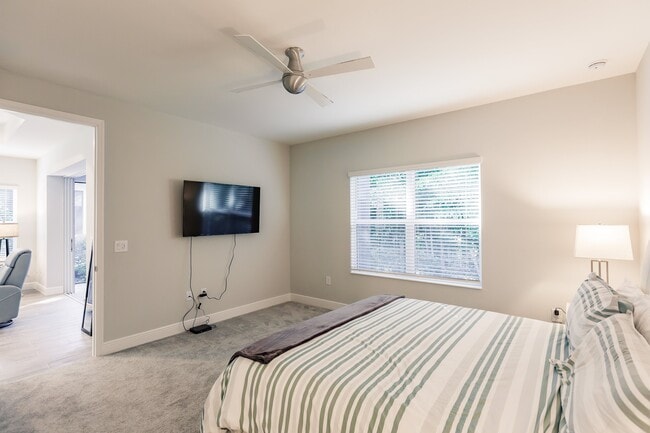 Building Photo - 11651 Solano Dr