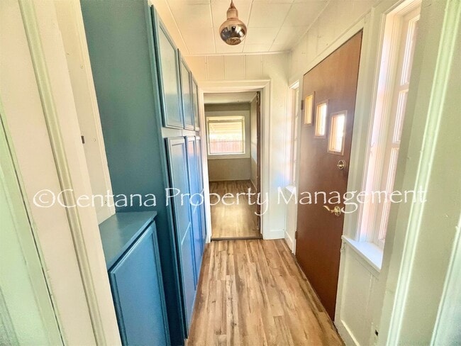 Building Photo - Remodeled 2 bedroom house on the flats with a garage, fenced yard, storage, and so much more!