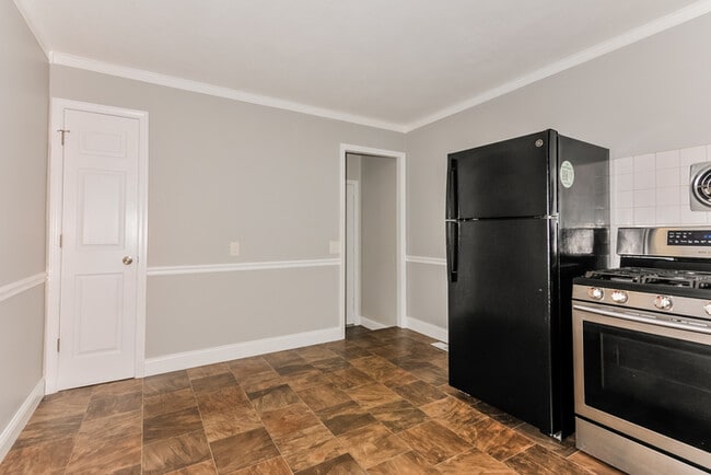 Building Photo - 1080 N Park Ln