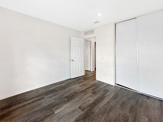 Building Photo - Lease by 1/31/26 for a $500 move in credit!! Modern 3-Bedroom Home in Vista Canyon – Prime Canyon...