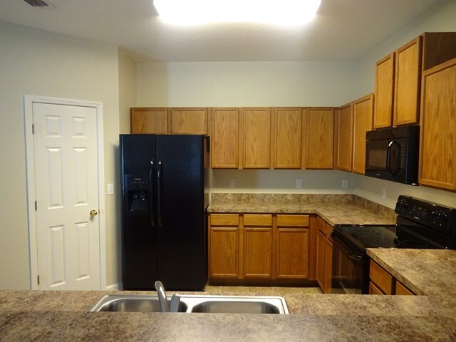 Building Photo - 12107 Hayden Lakes Cir