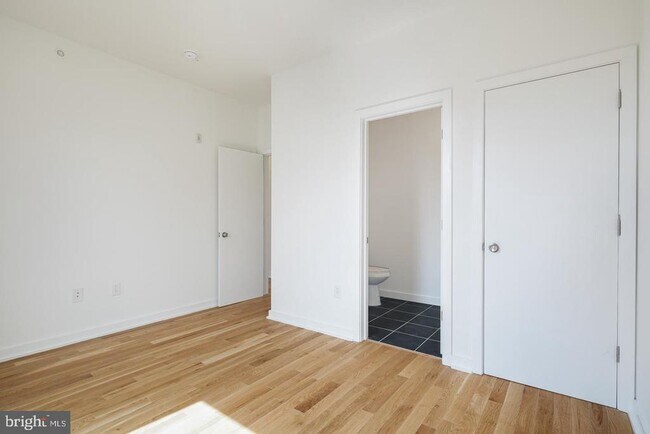 Building Photo - 1918 E Cumberland St