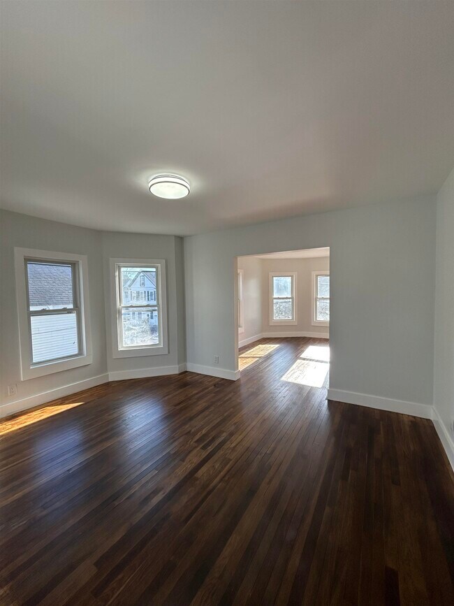 Building Photo - 6 Holmes St