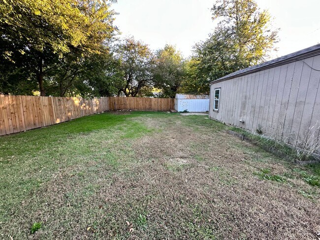 Building Photo - 2 Bed 1 Bath NW OKC