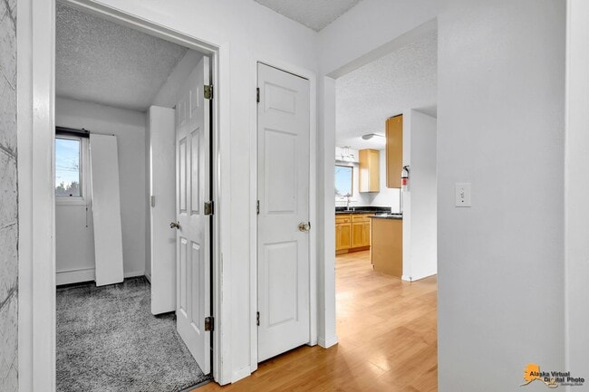 Building Photo - Cozy Abbott Loop Single Family Home w/ Gar...