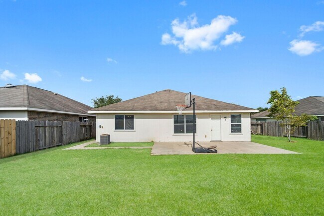 Building Photo - 2530 Fox River Ln