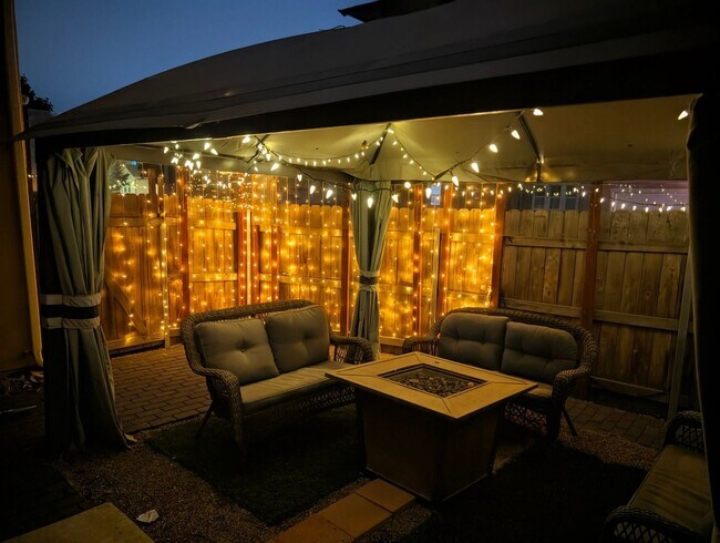 Building Photo - Spacious 4-Bedroom Corner-Lot Home w/ Smar...