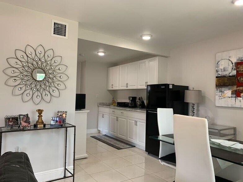 Building Photo - 372 NE 162nd St