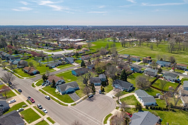 Building Photo - 1140 Ohio Ct