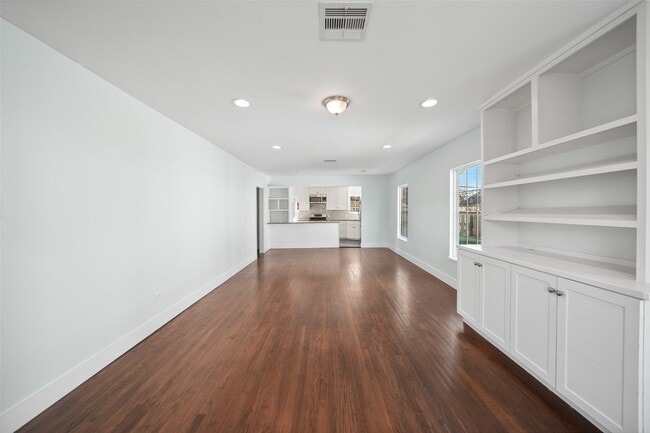 Building Photo - 4502 Rockwood Dr