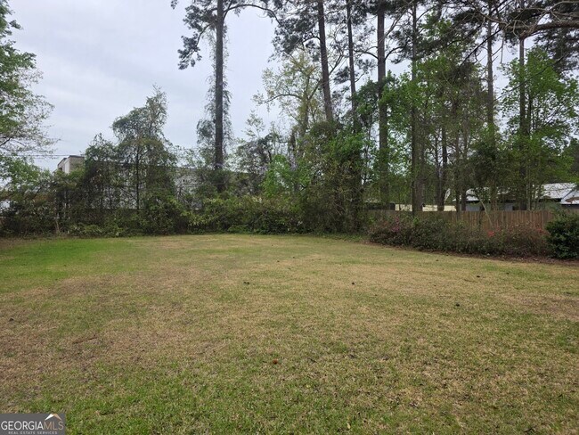 Building Photo - 103 W 15th St