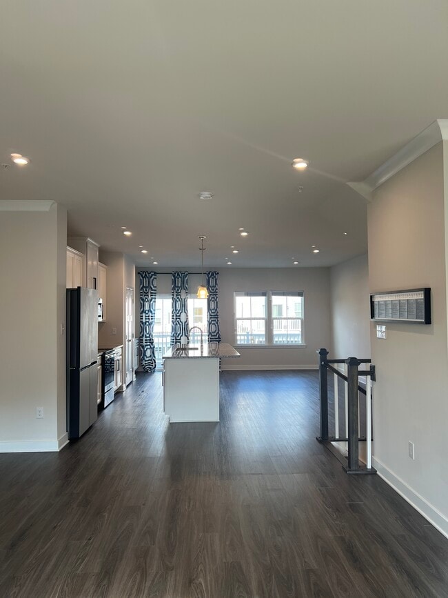 Building Photo - 272 Sugar Maple Square