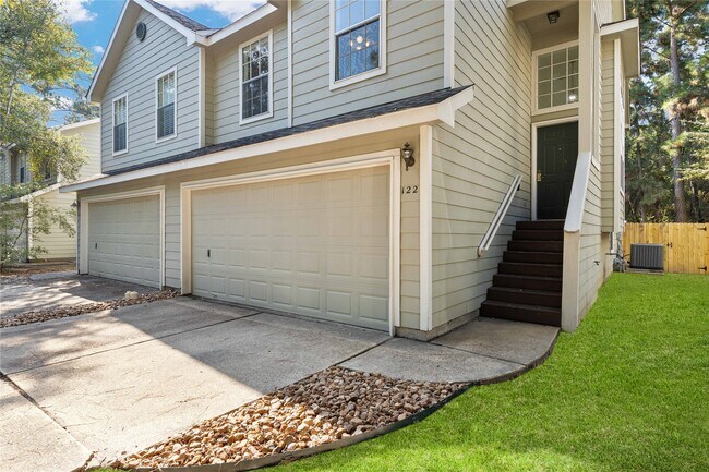Primary Photo - 122 S Walden Elms Cir