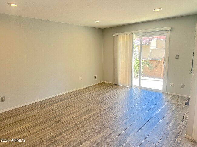 Building Photo - 7921 E San Miguel Ave